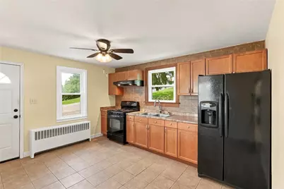 1135 E Susquehanna Street, Salisbury Township, PA 18103 - Photo 9