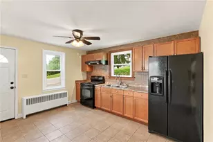 1135 E Susquehanna St, Salisbury Township, PA 18103 - Photo 9