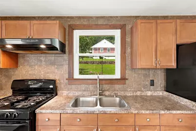 1135 E Susquehanna Street, Salisbury Township, PA 18103 - Photo 11