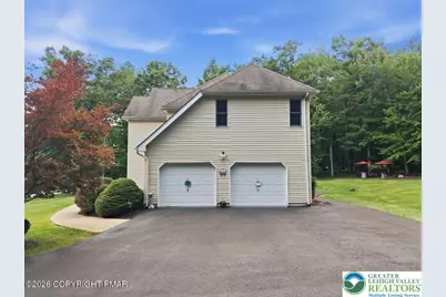 1220 Overlook Court, Chestnuthill Twp, PA 18353 - Photo 9