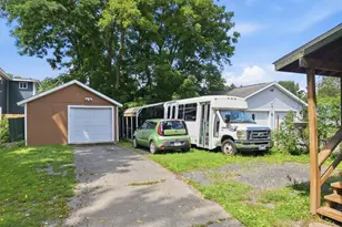 165 Elizabeth St, East Stroudsburg, PA 18301 - Photo 7