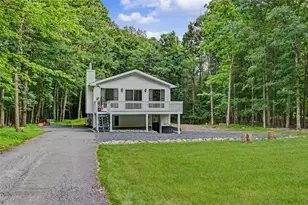 130 Starlight Dr, Chestnuthill Twp, PA 18330 - Photo 3