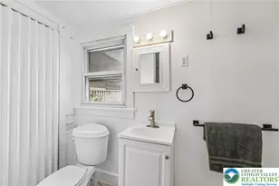 1050 Spring Garden St, Easton, PA 18042 - Photo 9