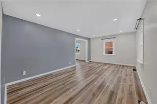 1528 Catalina Ave, Allentown City, PA 18103 - Photo 9