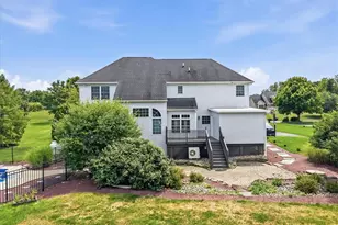 4082 Meckes Dr, Lehigh Township, PA 18088 - Photo 5