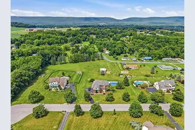 4082 Meckes Drive, Lehigh Township, PA 18088 - Photo 11