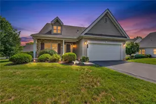 51 Glenmoor Cir N, Palmer Twp, PA 18045 - Photo 3
