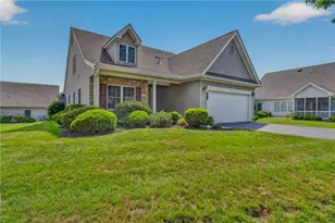 51 Glenmoor Cir N, Palmer Twp, PA 18045 - Photo 5