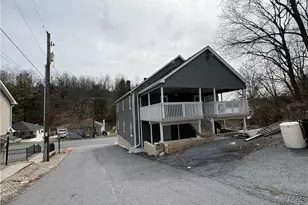 2269 Pennsylvania Ave, Bangor Boro, PA 18013 - Photo 3