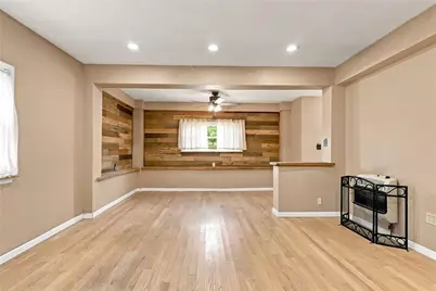 4423 W Mountain View Drive, Lehigh Township, PA 18088 - Photo 11