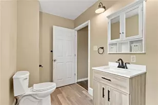 4423 W Mountain View Dr, Lehigh Township, PA 18088 - Photo 25