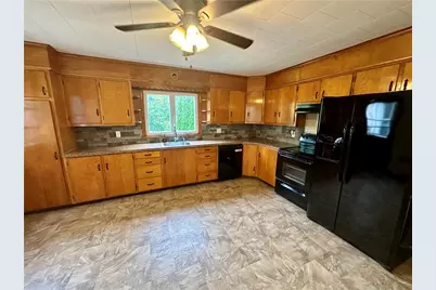 550 W Franklin Street, Slatington Boro, PA 18080 - Photo 13