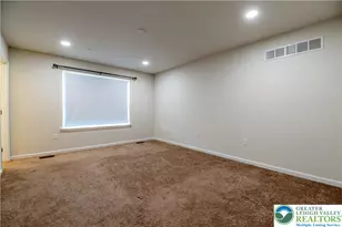 1434 Black Forest Dr, South Whitehall Township, PA 18104 - Photo 17