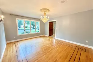 6133 Muhlenberg Ct, Bethlehem City, PA 18017 - Photo 7