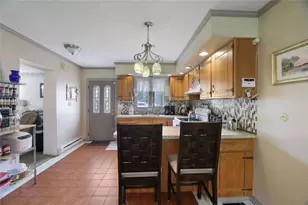 2371 Honeysuckle Rd, Allentown City, PA 18103 - Photo 9