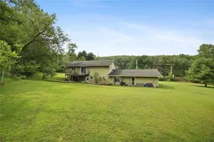 2371 Honeysuckle Rd, Allentown City, PA 18103 - Photo 5