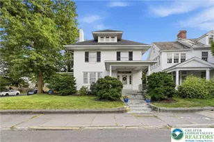804 W Broad St, Quakertown Boro, PA 18951 - Photo 1