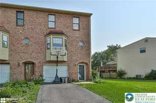 472 Vera Cir, Bethlehem, PA 18017 - Photo 1