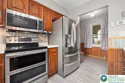 8138 Pheasant Run, Upper Macungie Township, PA 18051 - Photo 5