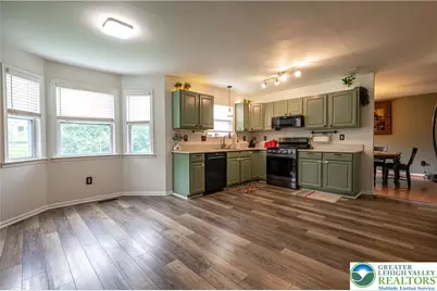 221 Jubilee Drive, Stockertown Boro, PA 18040 - Photo 9
