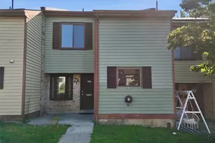 1705 Sequoia Ct, South Whitehall Township, PA 18104 - Photo 5