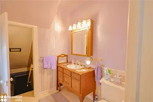 107 N Robinson Ave, Pen Argyl Boro, PA 18072 - Photo 29