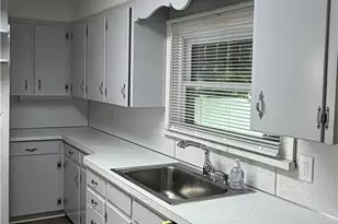 2026 Ealer St, Wilson, PA 18042 - Photo 21