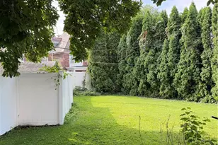 2026 Ealer St, Wilson, PA 18042 - Photo 33