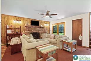 1022 Hilltop Dr, Newfoundland, PA 18445 - Photo 9