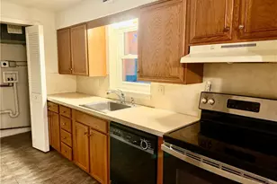 2406 Woodstock Dr, Bethlehem, PA 18017 - Photo 7