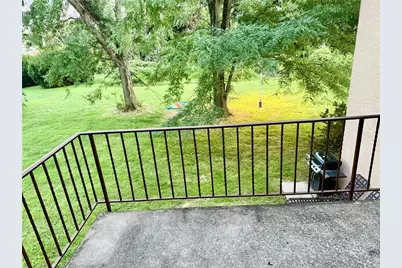 2406 Woodstock Dr #B, Bethlehem, PA 18017 - Photo 9