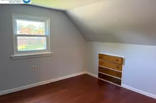 2415 S Lumber St, Allentown City, PA 18103 - Photo 13