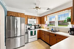 634 Dorothy Ave, Fountain Hill Boro, PA 18015 - Photo 7