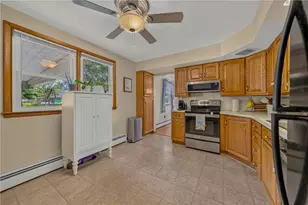 2814 Ivanhoe Rd, Bethlehem City, PA 18017 - Photo 9