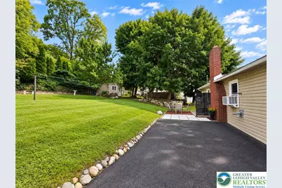 105 W Laurel Avenue, Pen Argyl Boro, PA 18072 - Photo 1