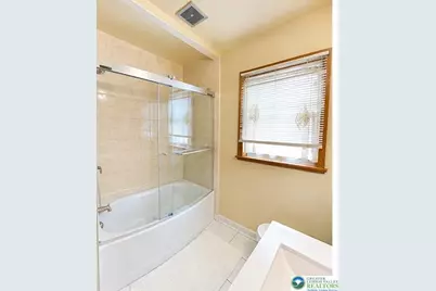 105 W Laurel Avenue, Pen Argyl Boro, PA 18072 - Photo 5