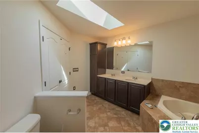 4480 Lenni Circle, Emmaus Boro, PA 18049 - Photo 15