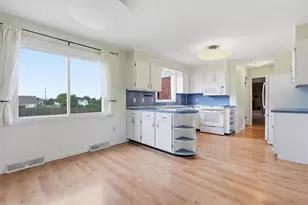1925 Belleview Dr, Whitehall Township, PA 18052 - Photo 13
