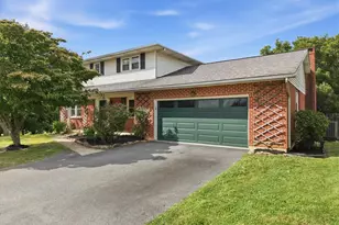 1925 Belleview Dr, Whitehall Township, PA 18052 - Photo 3