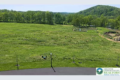 2602 Saddleback Lane, Upper Saucon Township, PA 18015 - Photo 3