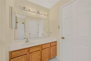 2362 Cross Creek Rd, Lower Macungie Township, PA 18062 - Photo 31