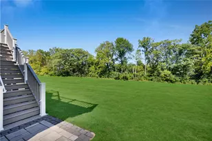 4221 Magnolia Ln, Whitehall Township, PA 18052 - Photo 5