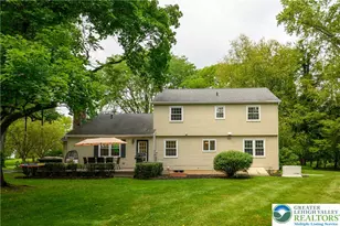 655 Yorkshire Rd, Hanover Twp, PA 18017 - Photo 7
