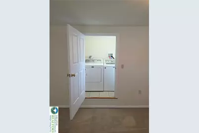 822 Main Street #2 upstairs, Bethlehem, PA 18018 - Photo 5