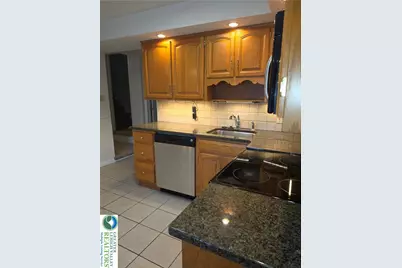 822 Main Street #2 upstairs, Bethlehem, PA 18018 - Photo 7