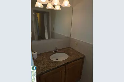 822 Main Street #2 upstairs, Bethlehem, PA 18018 - Photo 11