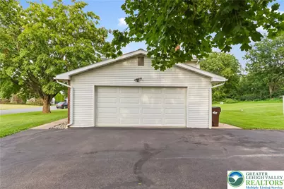 4631 Pine Drive, Lower Nazareth Twp, PA 18064 - Photo 29