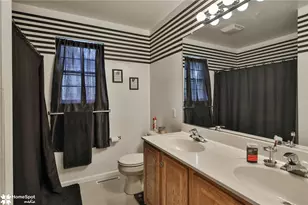 5016 Foxrun Ln, Whitehall Township, PA 18052 - Photo 35