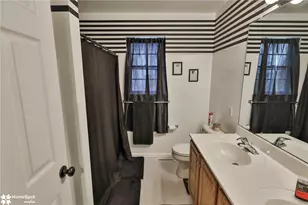 5016 Foxrun Ln, Whitehall Township, PA 18052 - Photo 37
