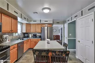 5016 Foxrun Ln, Whitehall Township, PA 18052 - Photo 23